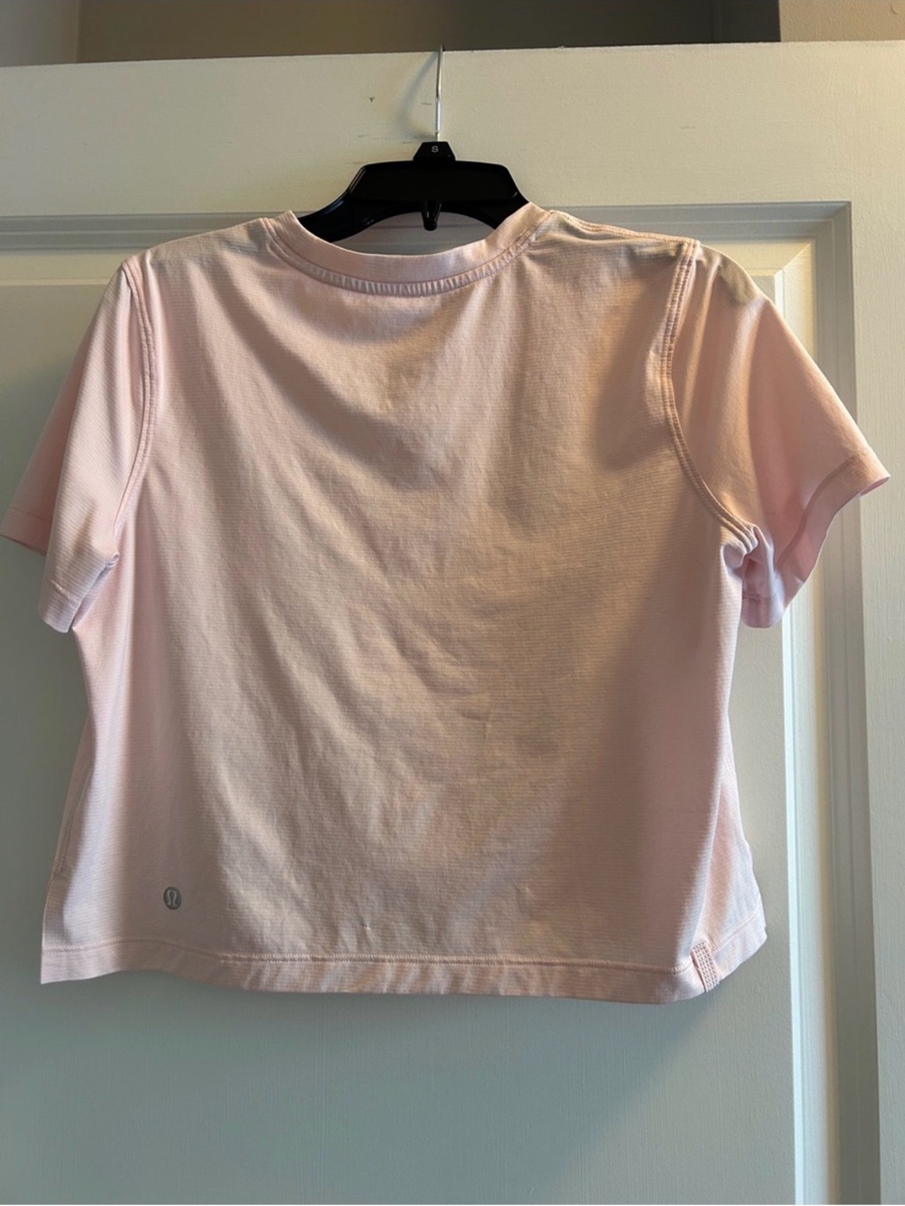 lululemon athletica Light Pink Crop Top - Picture 2 of 3